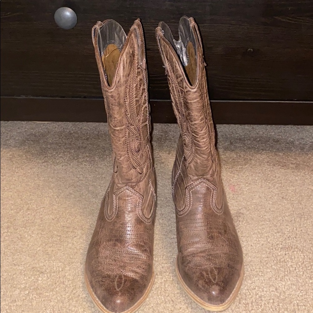 Cowgirl boots AE Outfitters